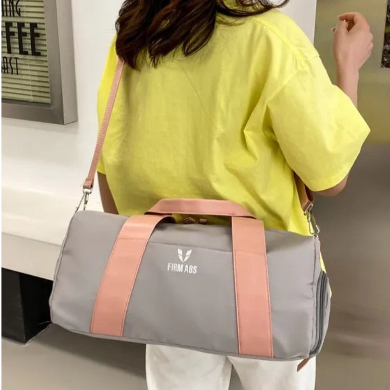 Gym Bag with Dry/Wet Separation – Stylish Crossbody for Short-Distance Travel & Yoga