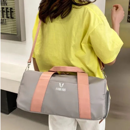 Gym Bag with Dry/Wet Separation – Stylish Crossbody for Short-Distance Travel & Yoga